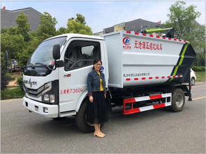 衡水專用垃圾車采用朝柴發(fā)動機，提升污泥運輸效率